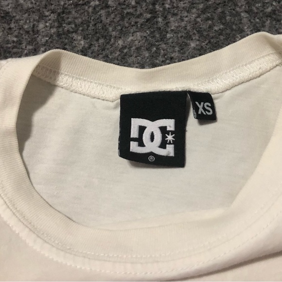 XS white dcshoes t-shirt - Picture 2 of 3